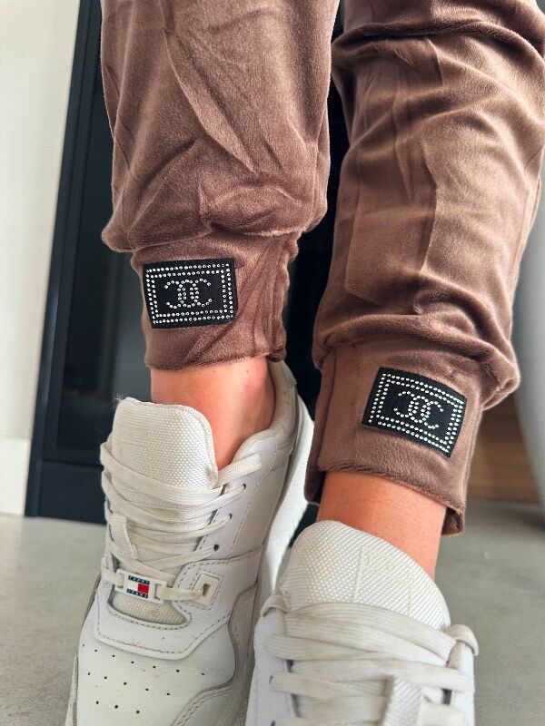 Spodnie welurowe COCO N724 brązowy