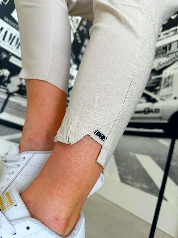 Spodnie Cygaretki z wysokim stanem N687 beżowy