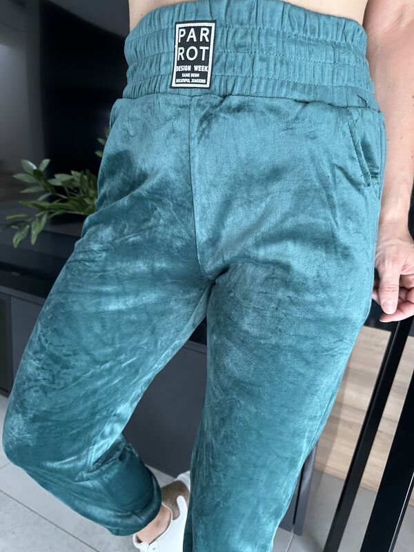 Welurowe elastyczne spodnie z gumką w pasie N667 szmaragdowe