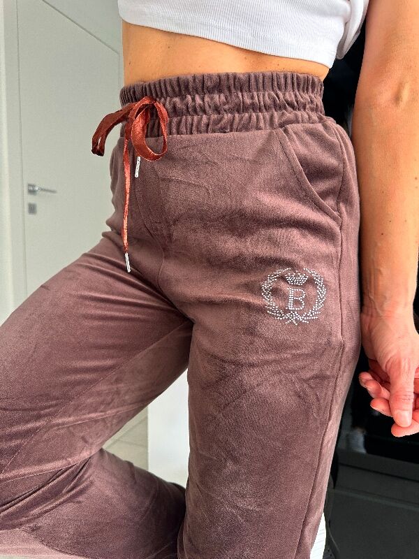 Damskie spodnie welurowe  z cekinami N697 brązowy