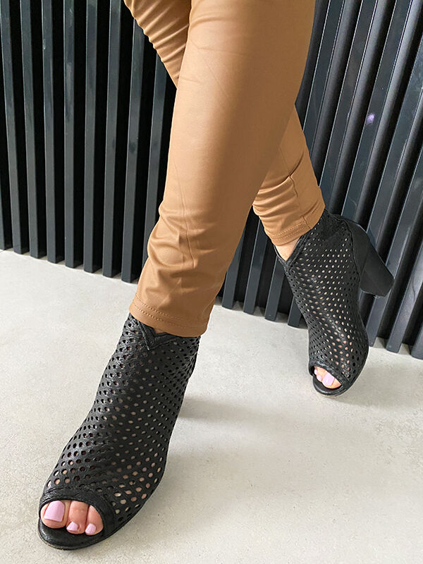 PLUS SIZE! Legginsy skórzane z wysokim stanem N454 camelowy