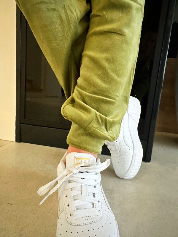 Aksamitne spodnie z ściągaczem N630 oliwkowe